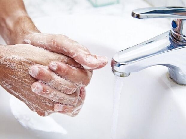 lavado de mans durante a desparasitación